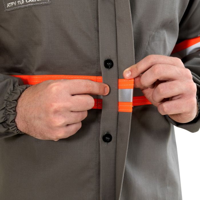Camisa eletricista NR10 risco 2 cinza claro classe 1 e 2 com refletivo laranja - CA 46298