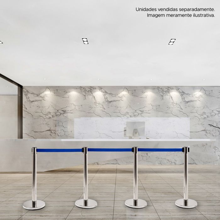 Pedestal organizador de fila cromado em inox com fita retrátil azul