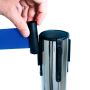 Pedestal organizador de fila cromado em inox com fita retrátil azul thumbnail